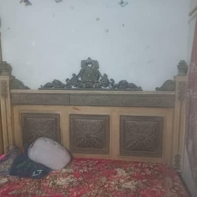 price negotiable doublle bed with 3door wardrobe