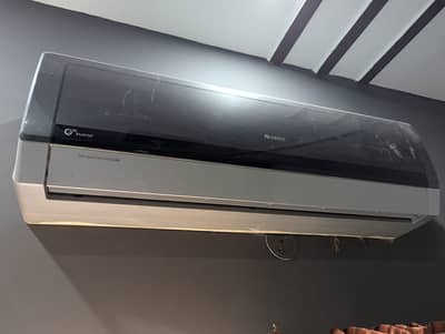 gree 1.5 tonn inverter for sale