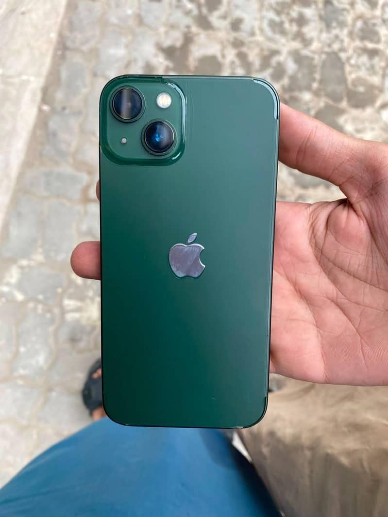 Apple iPhone 13 0