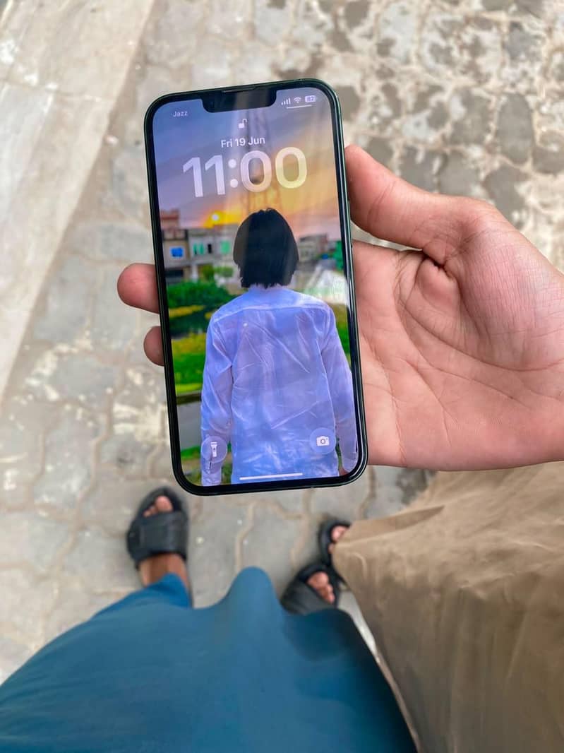 Apple iPhone 13 3