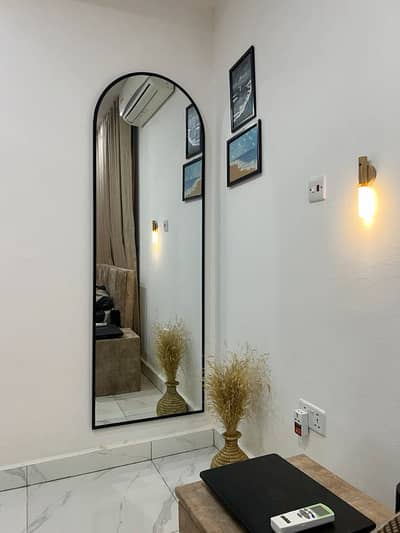 Wall mirror with led lights