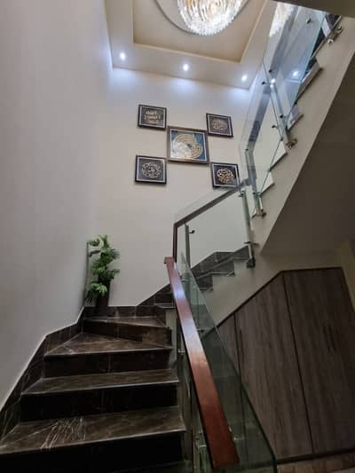 Modern Design 250 Square Yards 4 & 5 Bedrooms Villas Available For Sale in Precinct 1 Bahria Town Karachi