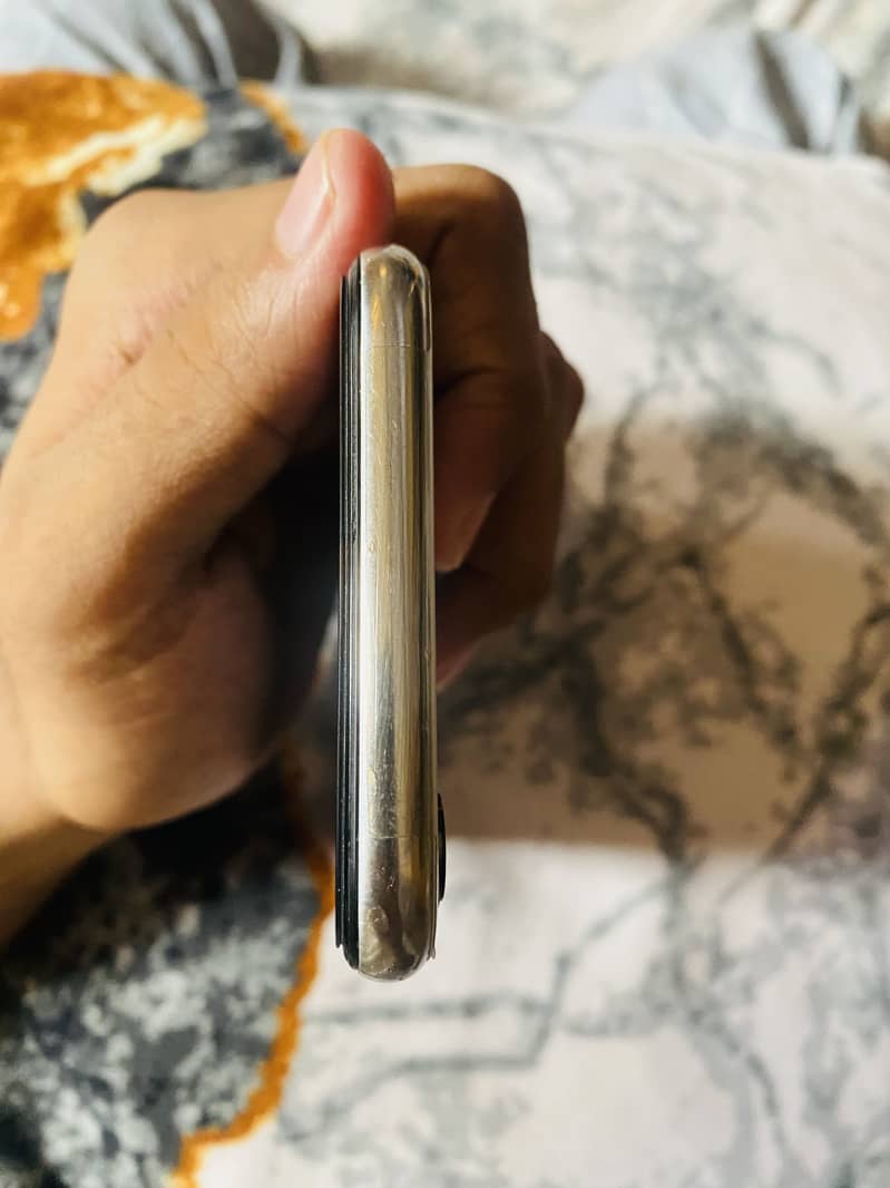 Apple iPhone X 2