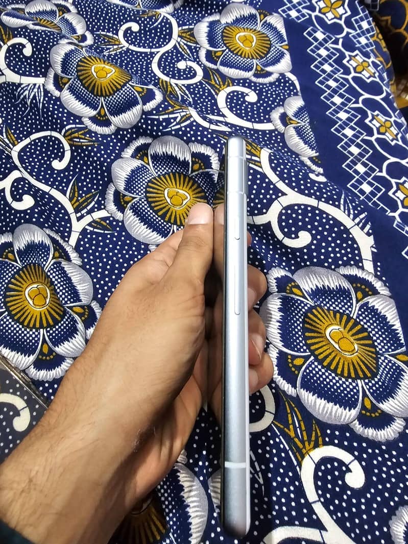 Google Pixel 7a 5