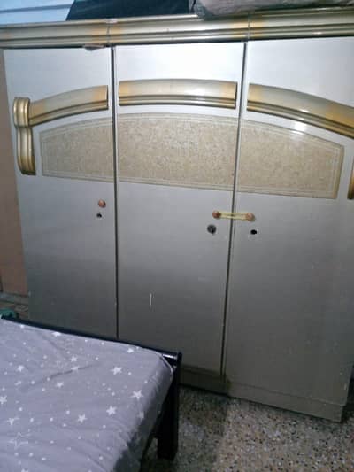 Wardrobe with divider