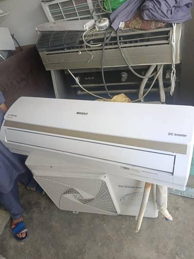 Orient Ultron classic model inverter ac apni gas hi bilkul ok dy
