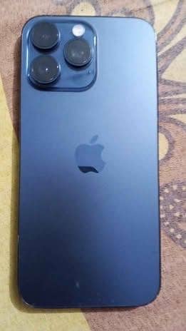 Apple iPhone 15 Pro Max 4