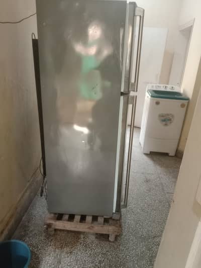 Dawlance refrigerator One hand used  behtreen condition check