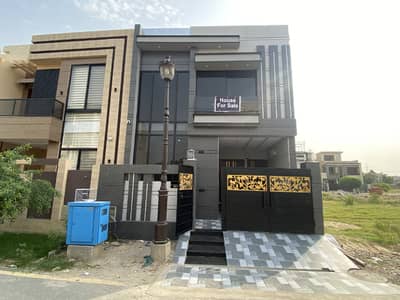 StraightLine Elevation 5 Marla House In M6 Is Available For Sale