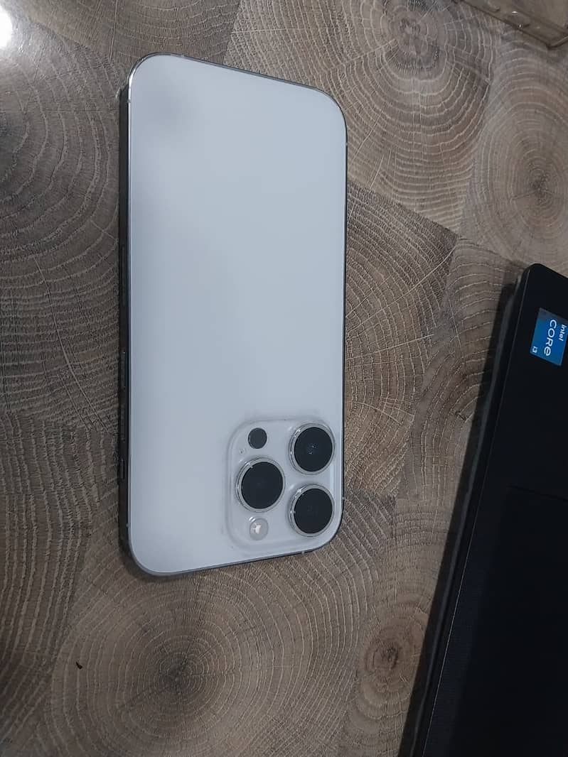 Apple iPhone 14 Pro 2