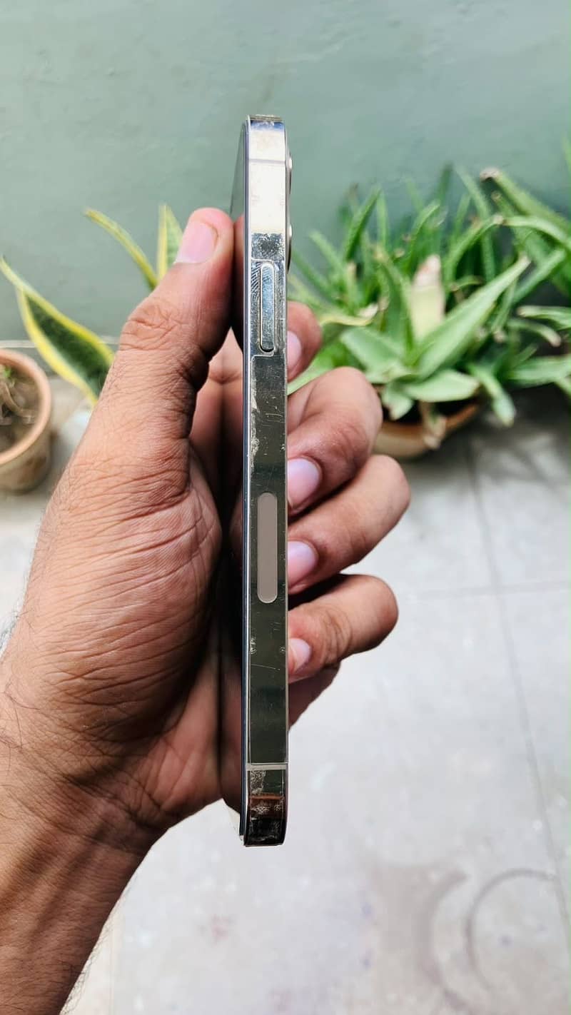 iphone 12 pro 3