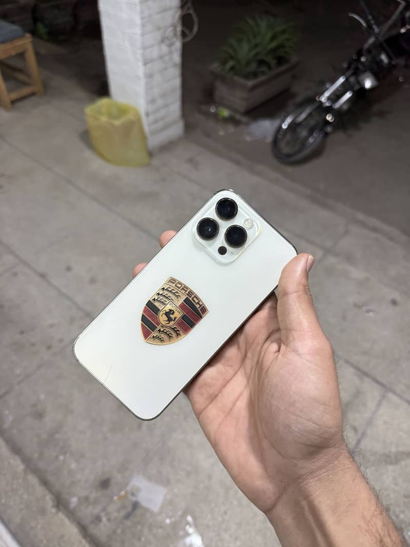 Apple iPhone 14 Pro Max 2