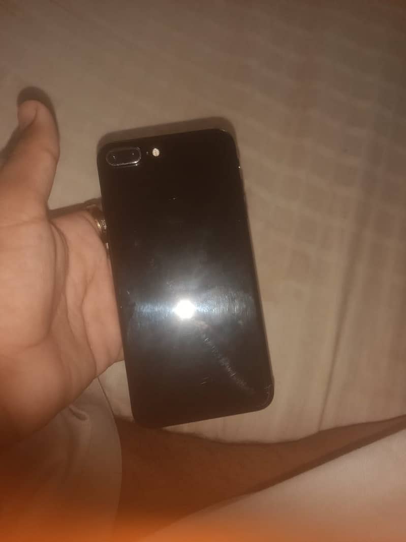 Apple iPhone 7 Plus 1