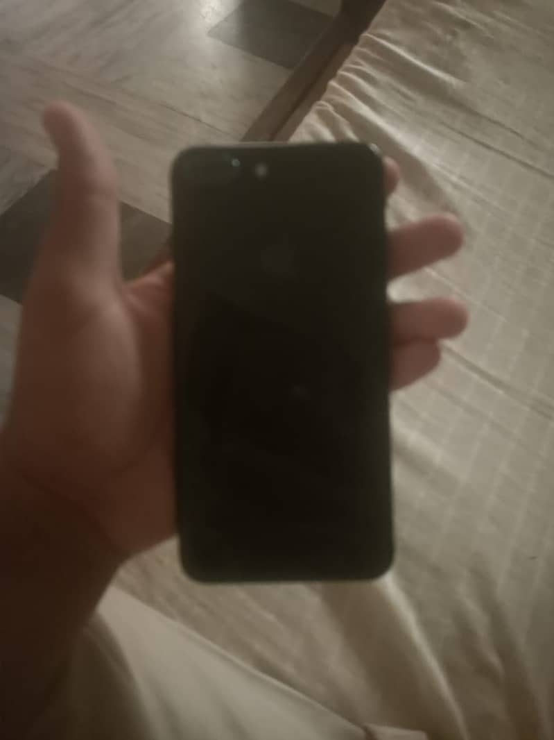 Apple iPhone 7 Plus 2