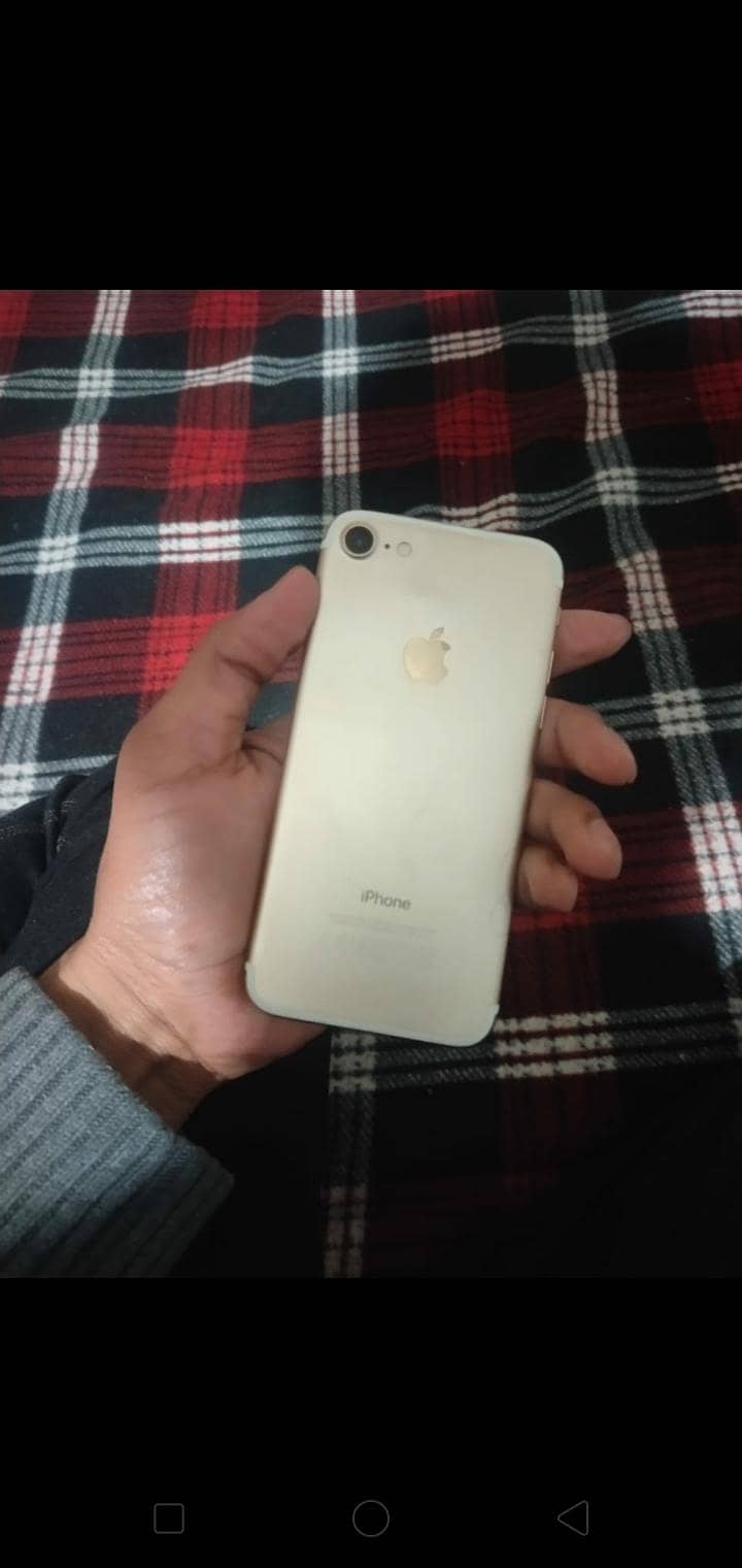 Apple iPhone 7 0