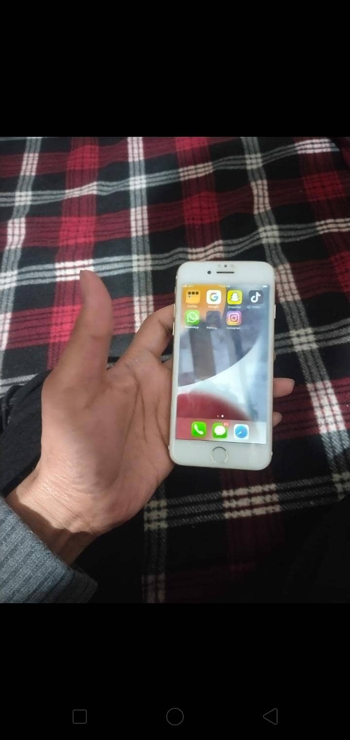 Apple iPhone 7 1