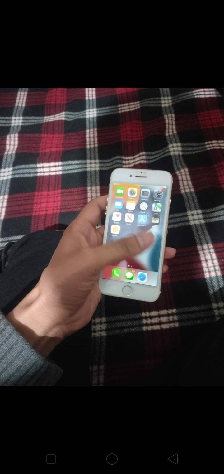 Apple iPhone 7 2