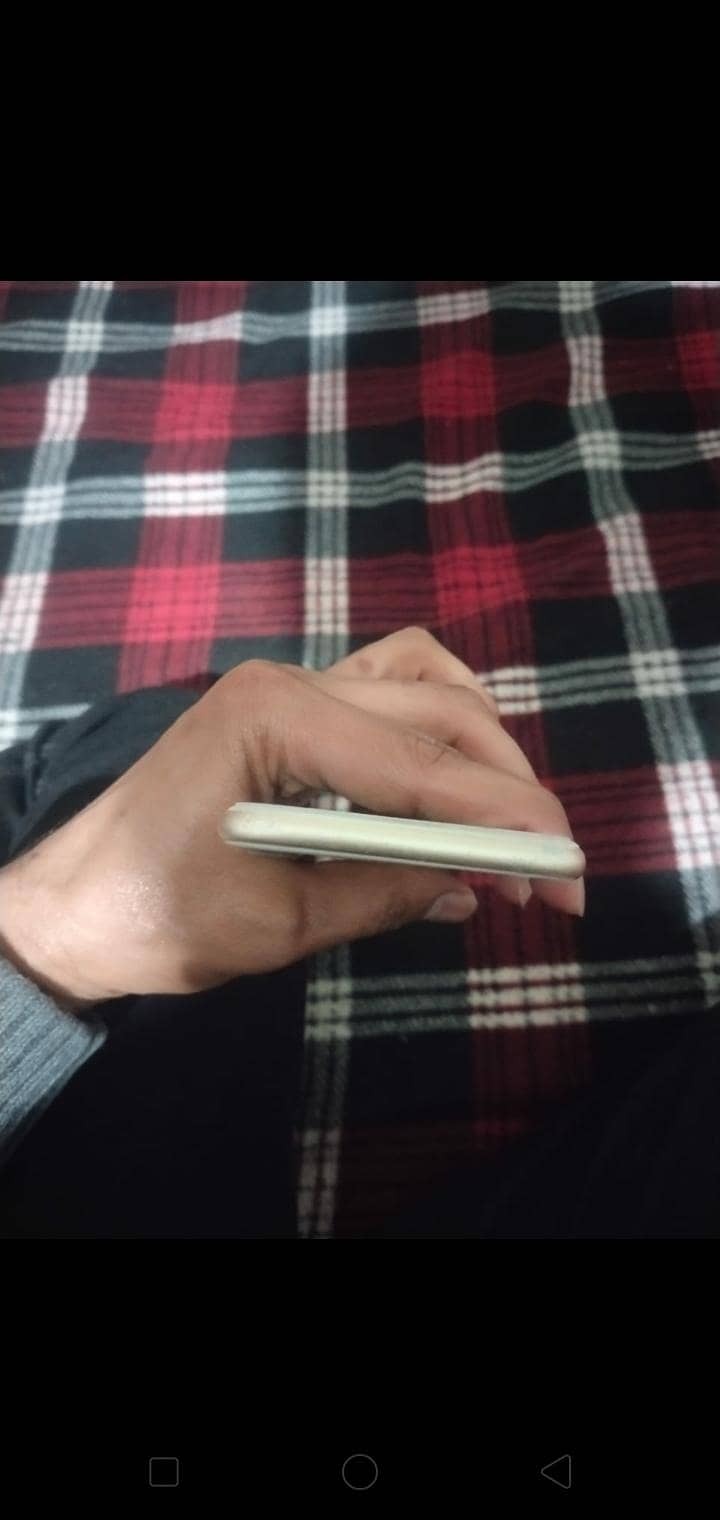 Apple iPhone 7 4
