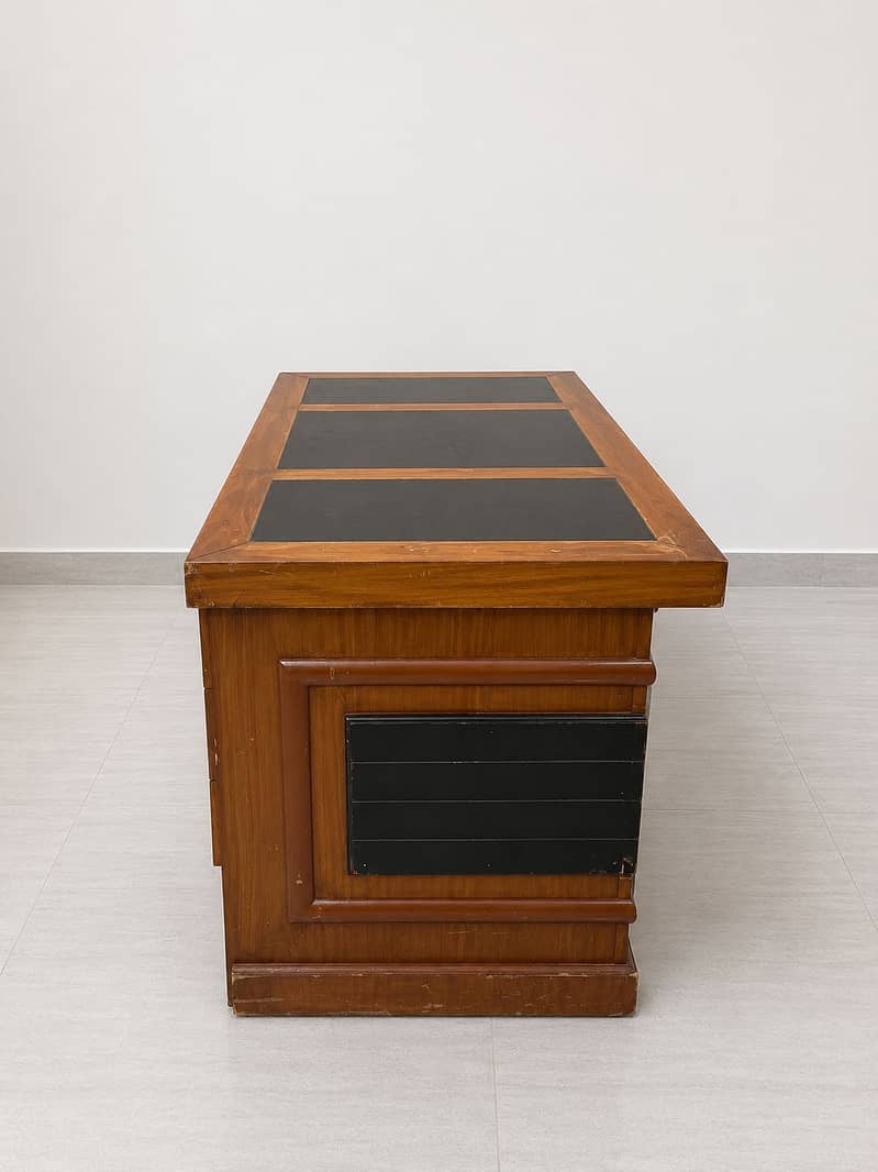 Offiice table / computer table for sale 1