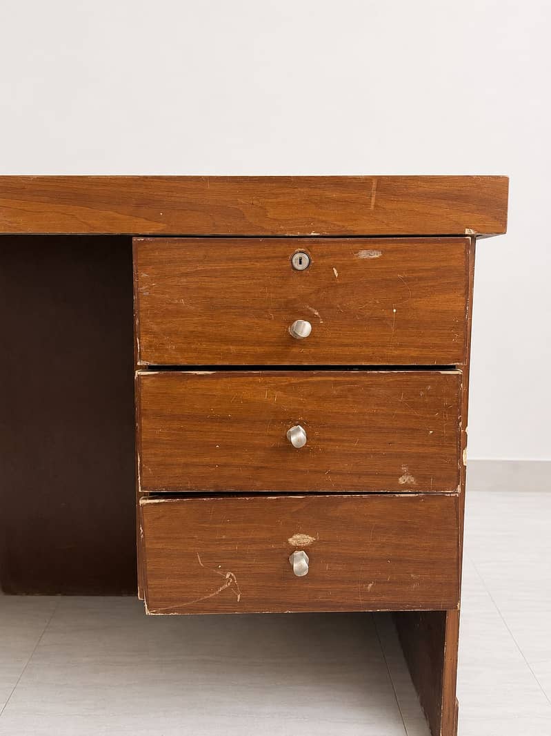Offiice table / computer table for sale 3