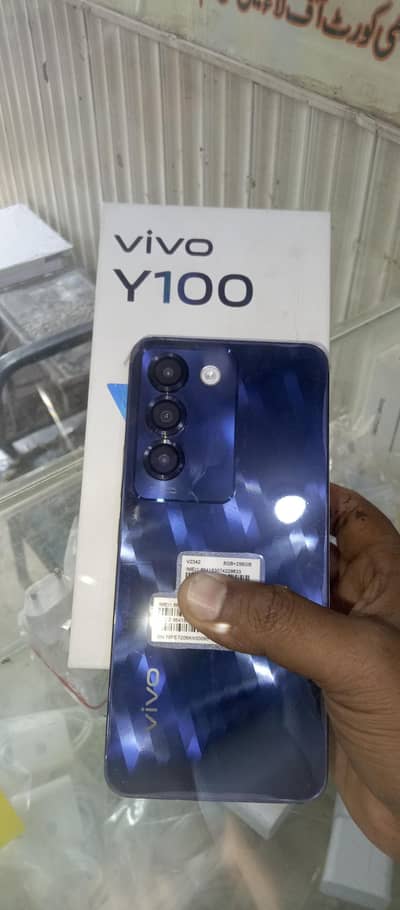 Vivo Y100 8 256 Lush Condition For Sale with Box And 80watts charger