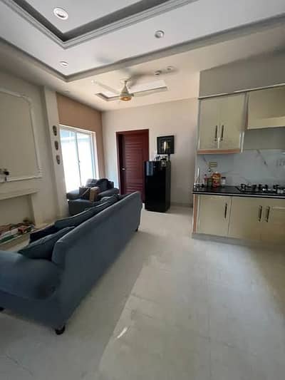 5 MARLA VERY NEAT AND CLEAN TILE FLOOR HOUSE IS AVAILABLE FOR RENT