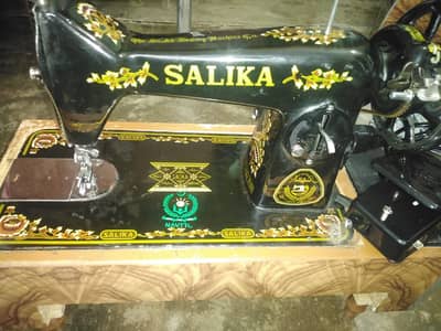Salika sewing machine un used  URGENT SALE