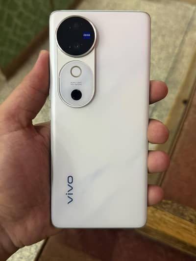 Vivo V40