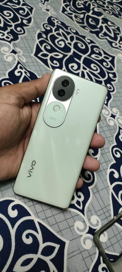 Vivo V40e