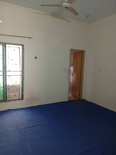 5 MARLA NEW UPPER PORTION NEAR UMT ALL FACILITIES AVAILABLE BEST OPTION FOR STUDENTS AND JOB HOLDERS.