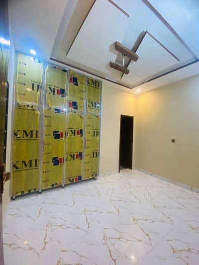 3.5 MARLA BRAND NEW UPPER PORTION IN HIGH COURT SOCIETY. ORIGINAL PICS. ALL FACILITIES AVAILABLE ONLY FOR FAMILY