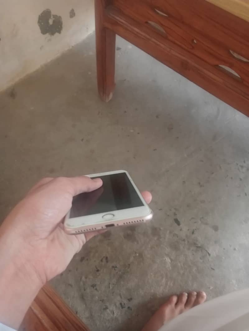 Apple iPhone 8 Plus 2