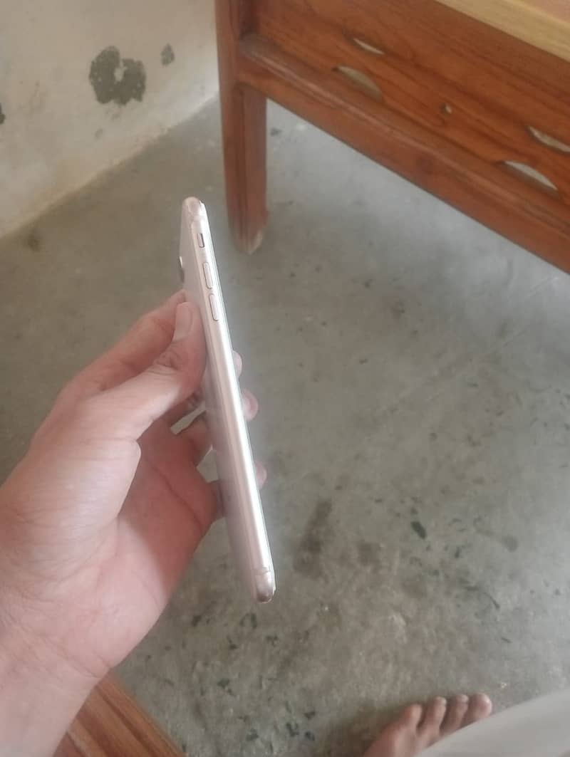 Apple iPhone 8 Plus 3