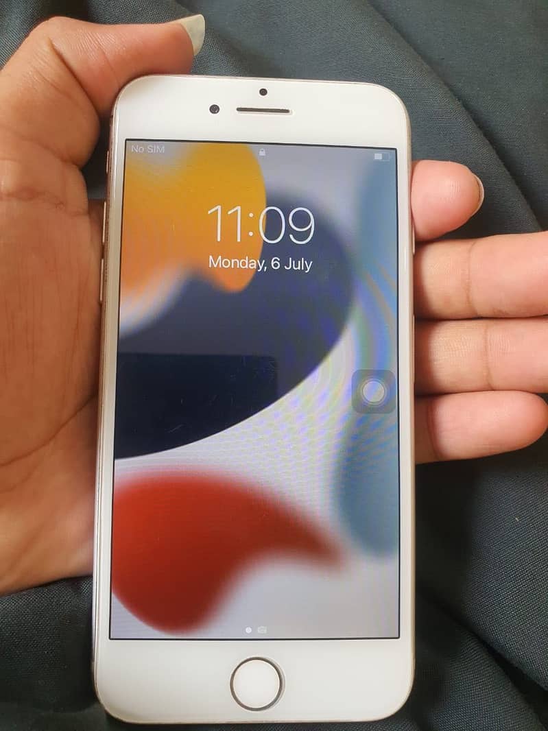 Apple iPhone 7 0
