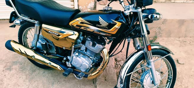 Honda CG125 Spical Edition Gold 25/2026 Condition 10/10