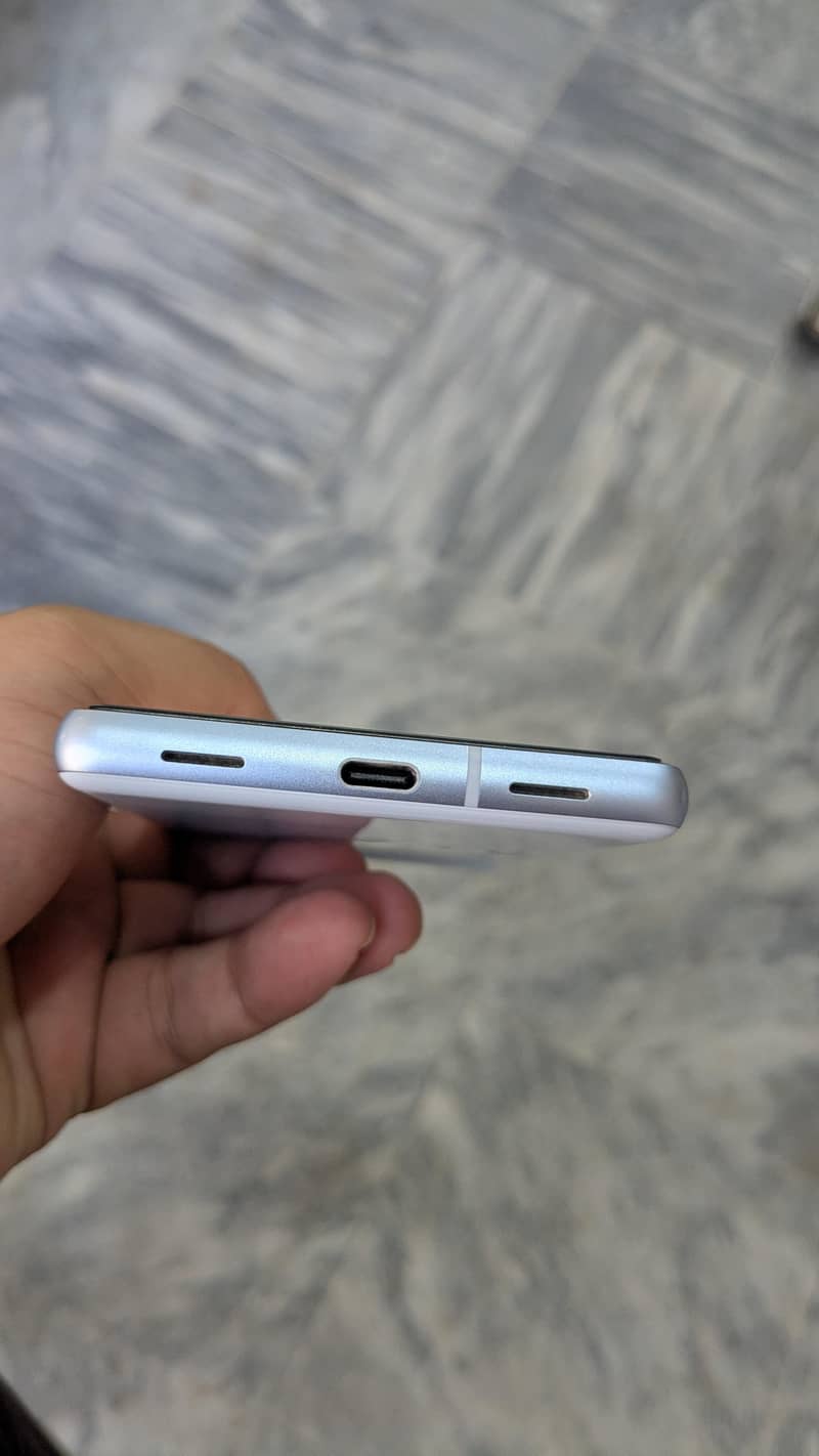 Google Pixel 7a 5