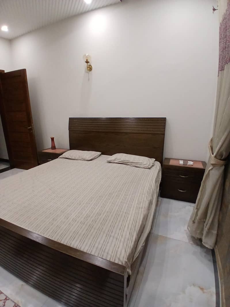 Queen Size Bed 4