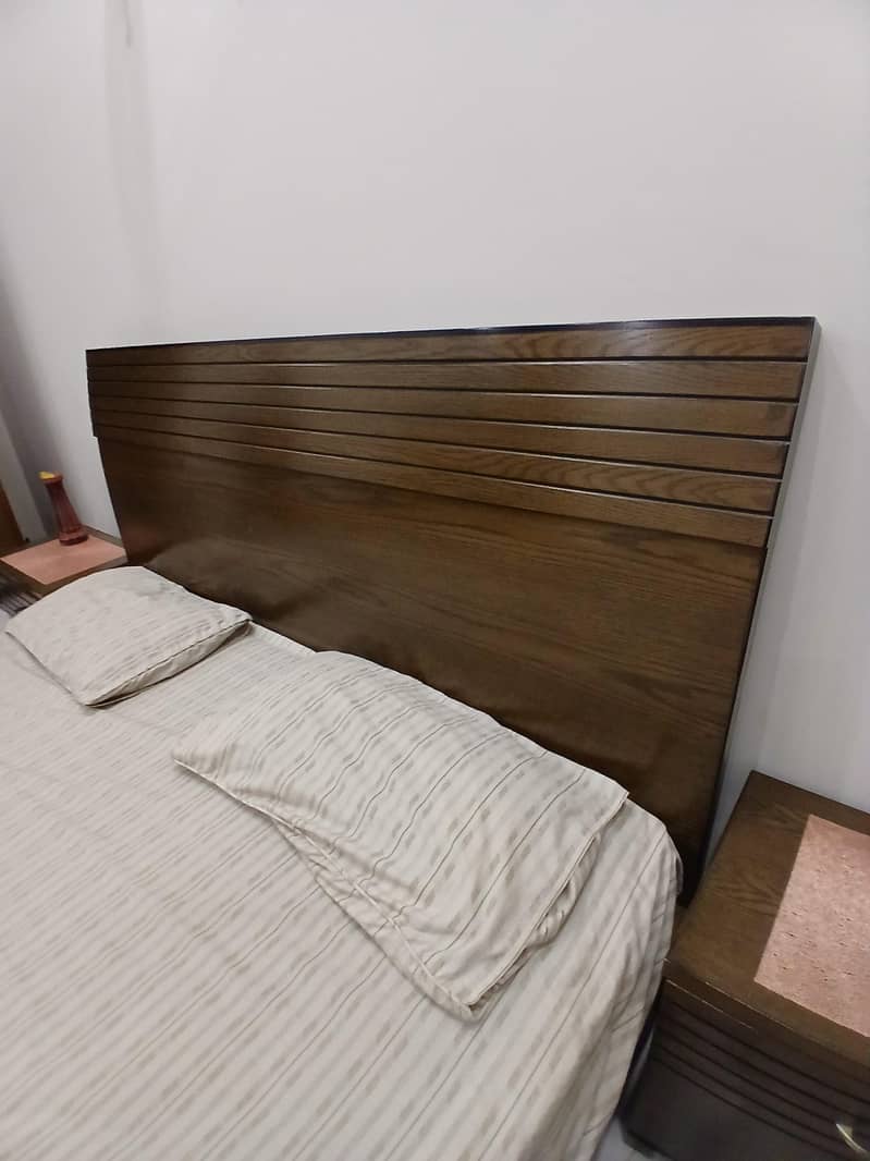 Queen Size Bed 5