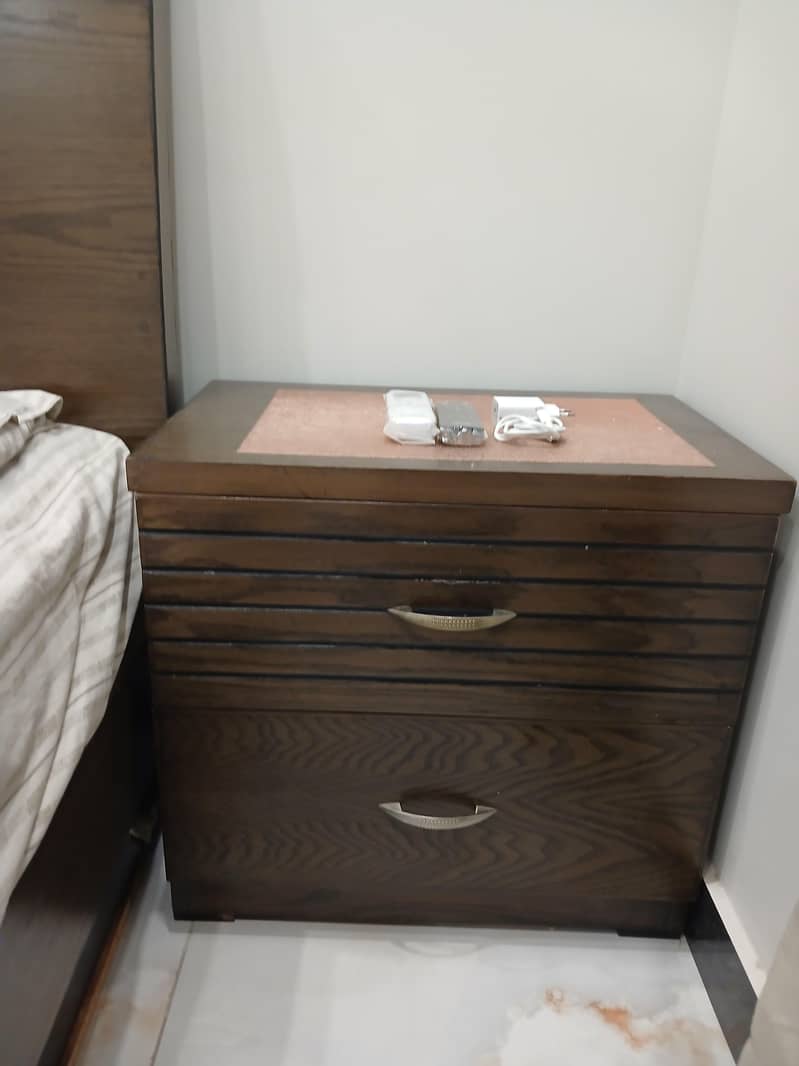 Queen Size Bed 7
