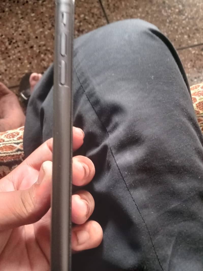 Apple iPhone 11 0