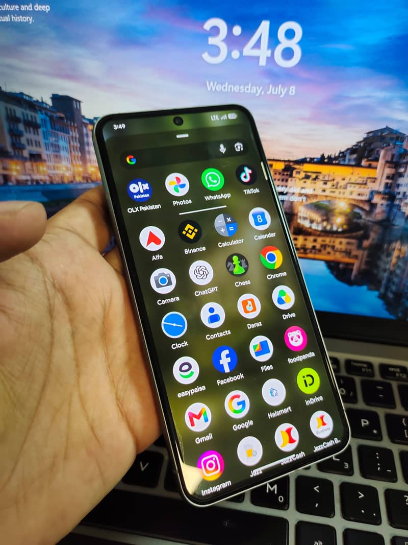Google Pixel 8 7