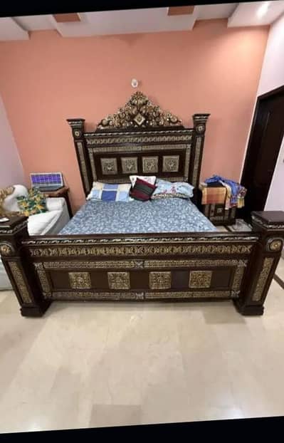 Used King Size Bed for Sale – Good Condition