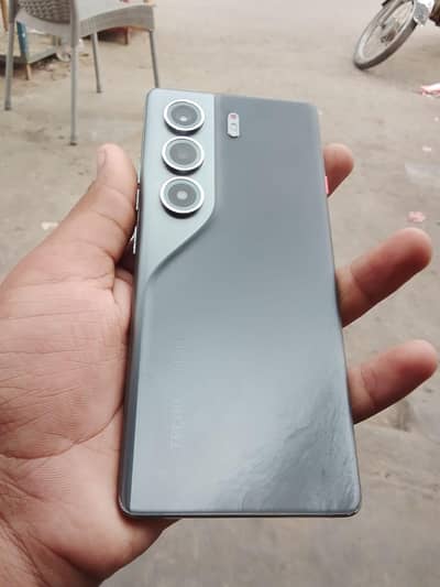 Tecno CAMON 40 Pro