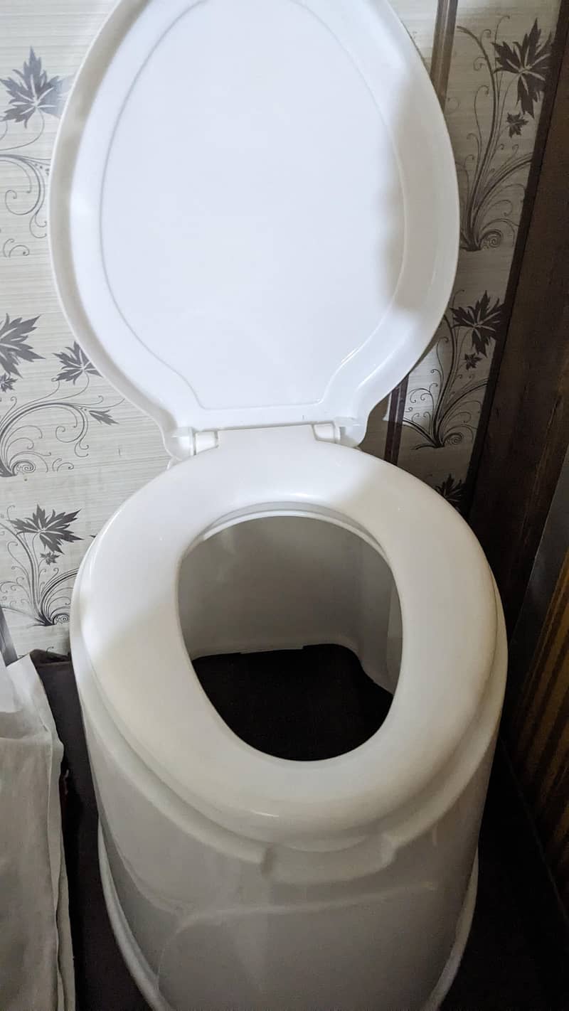 Plastic Commode 4