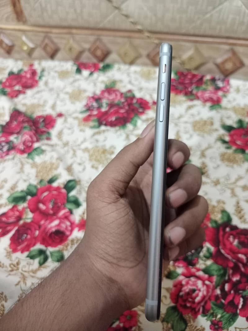 Iphone 6 plus 10/10 condition 12