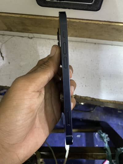 Apple iPhone 12