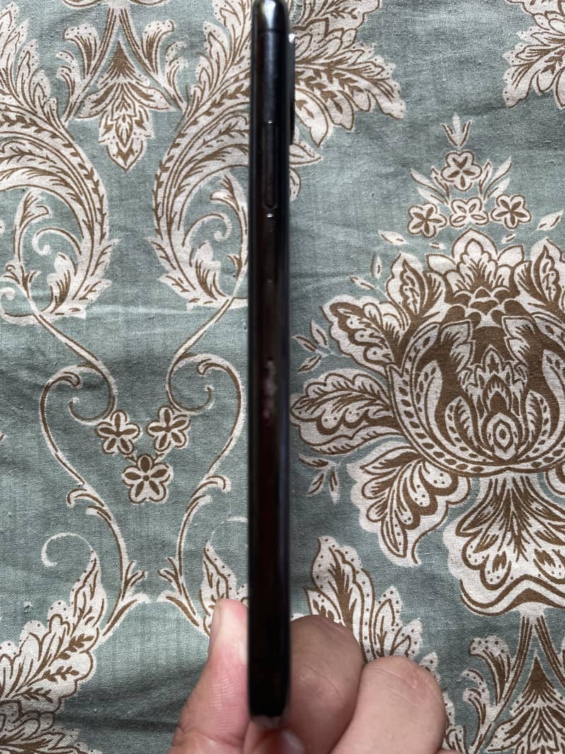 Apple iPhone X 3