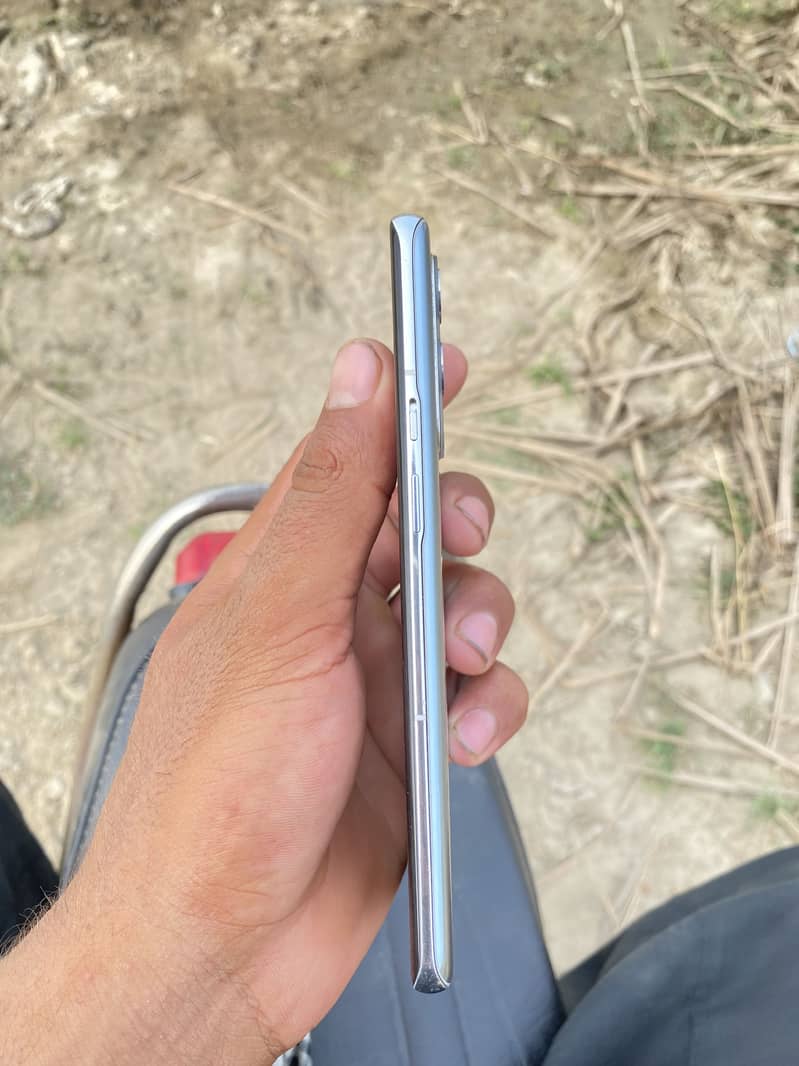 One plus 9 pro 1