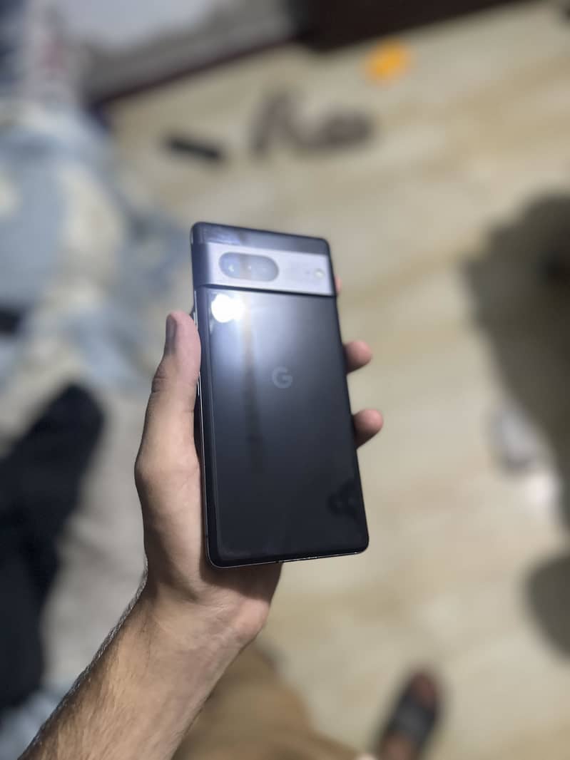 Google Pixel 7 4