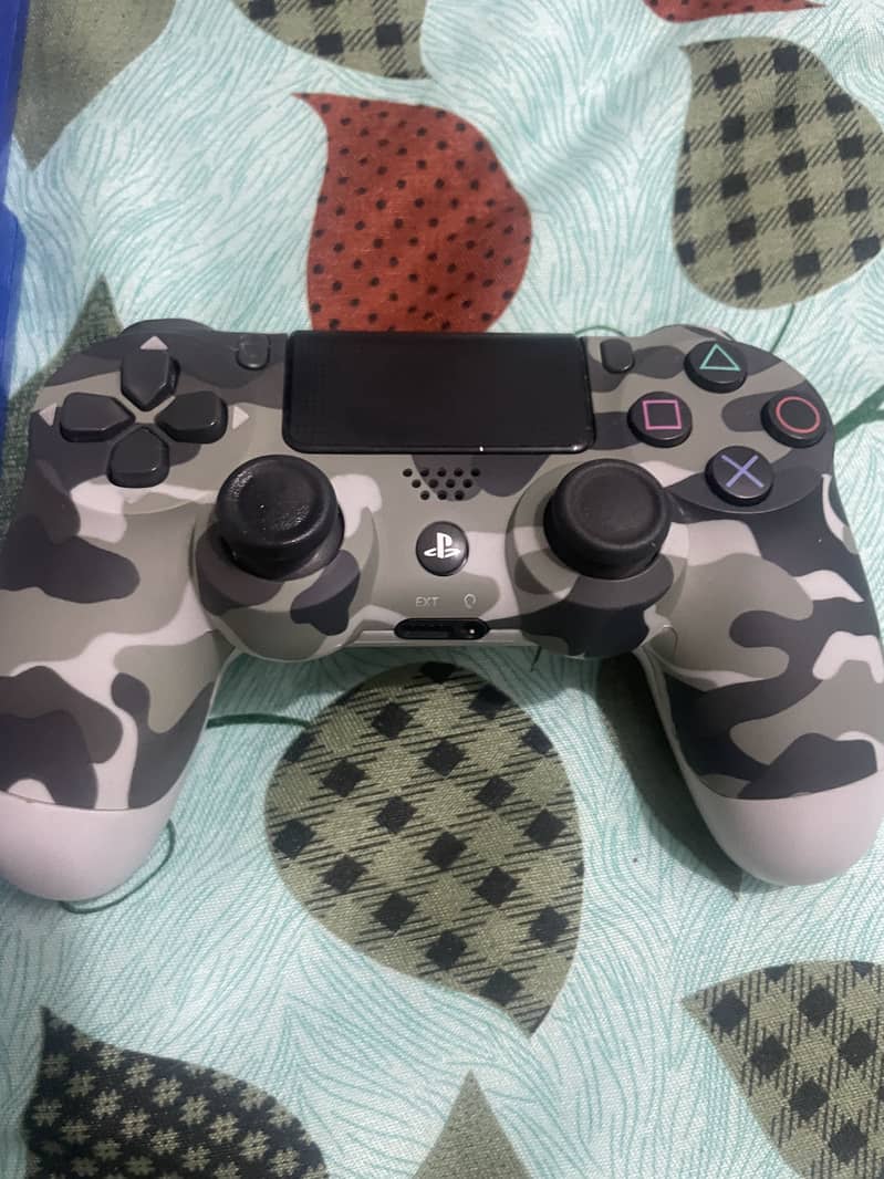 3 PS4 Games + Controller Bundle 4